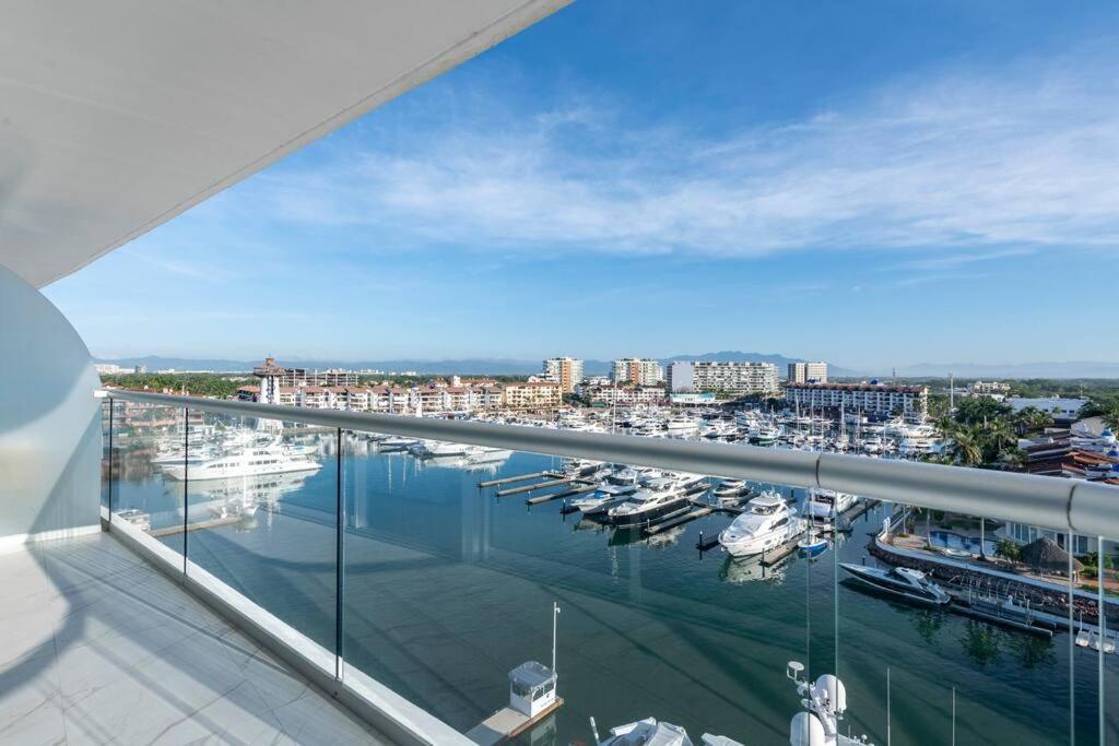 Luxury Condo On The Marina Пуэрто-Вальярта Экстерьер фото